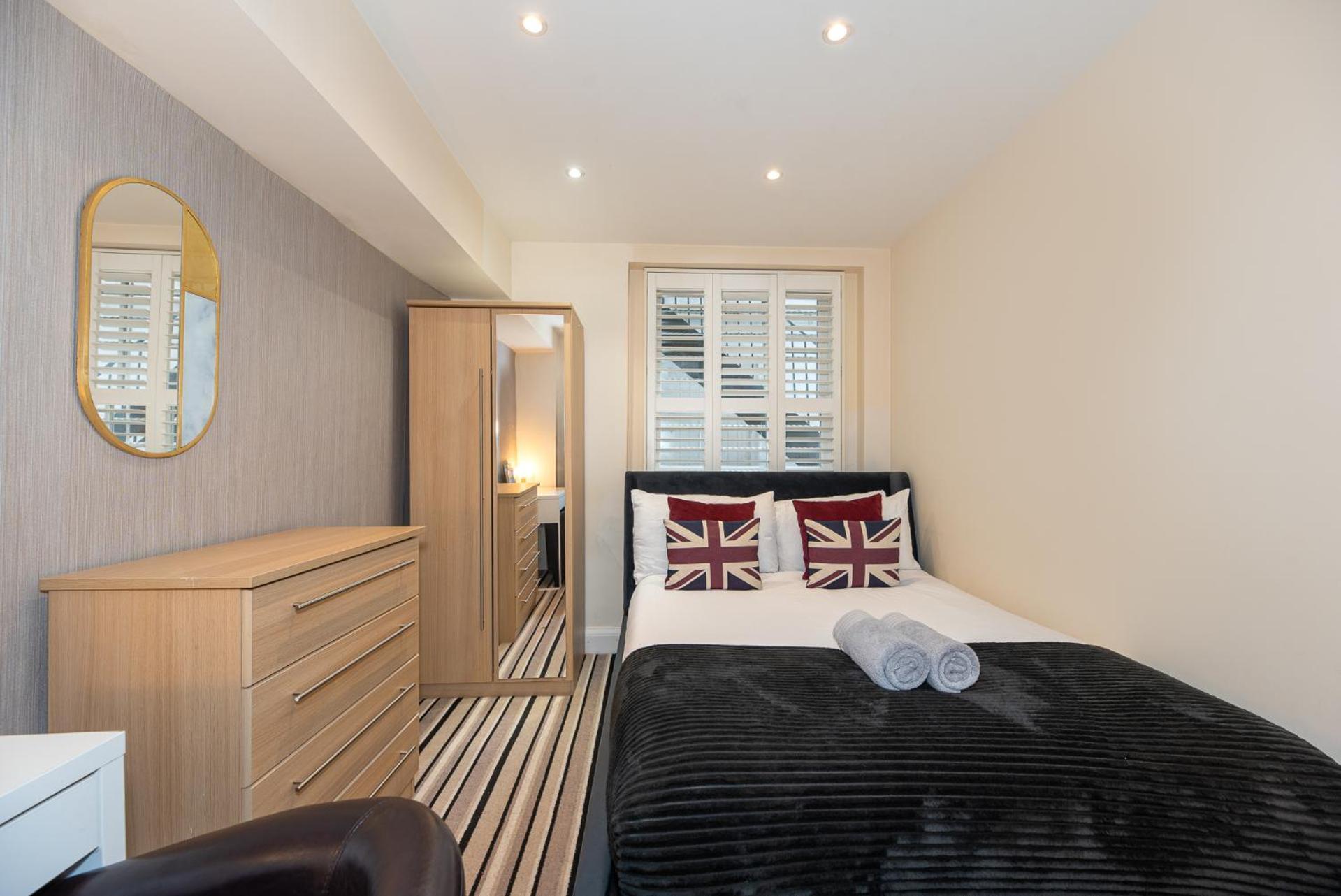 3 Bedroom Apartment With Private Terrace In Pimlico, Westminster, Victoria London Kültér fotó