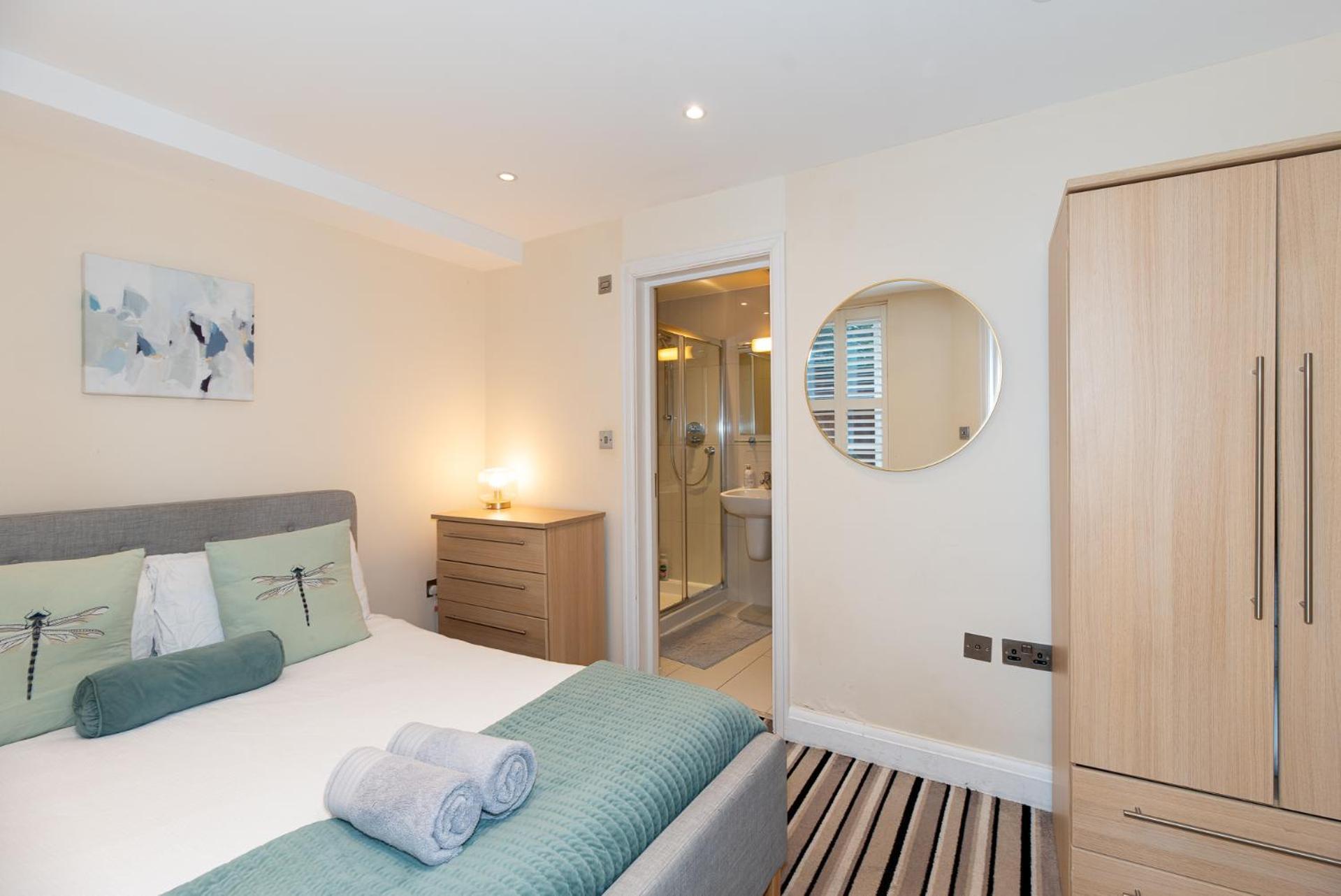 3 Bedroom Apartment With Private Terrace In Pimlico, Westminster, Victoria London Kültér fotó