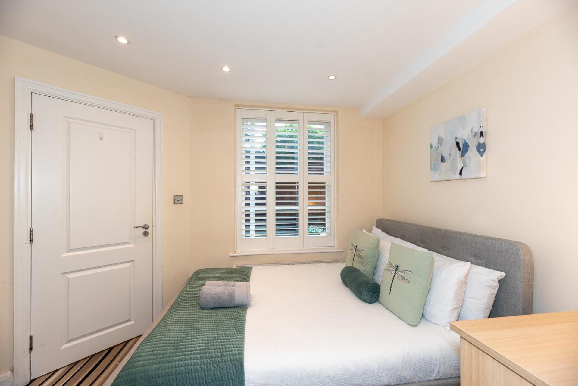 3 Bedroom Apartment With Private Terrace In Pimlico, Westminster, Victoria London Kültér fotó