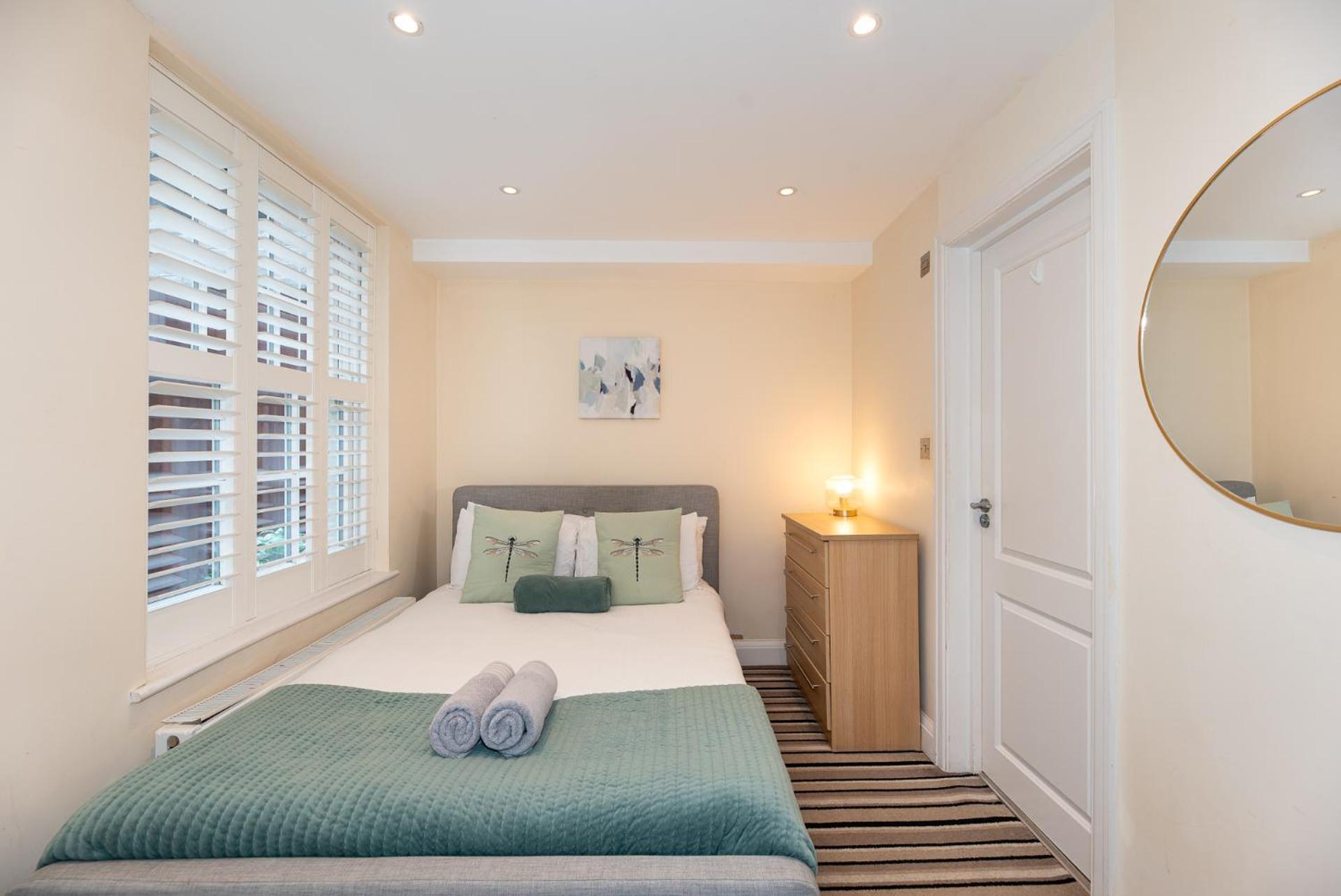 3 Bedroom Apartment With Private Terrace In Pimlico, Westminster, Victoria London Kültér fotó