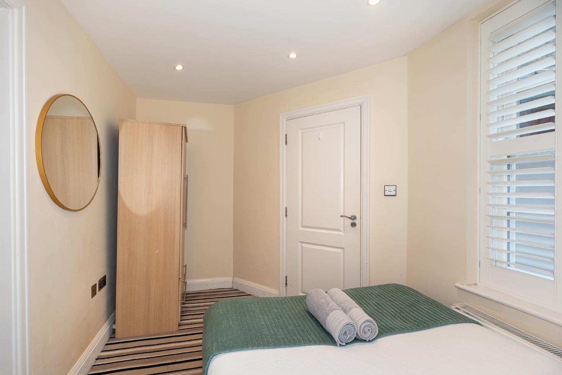 3 Bedroom Apartment With Private Terrace In Pimlico, Westminster, Victoria London Kültér fotó
