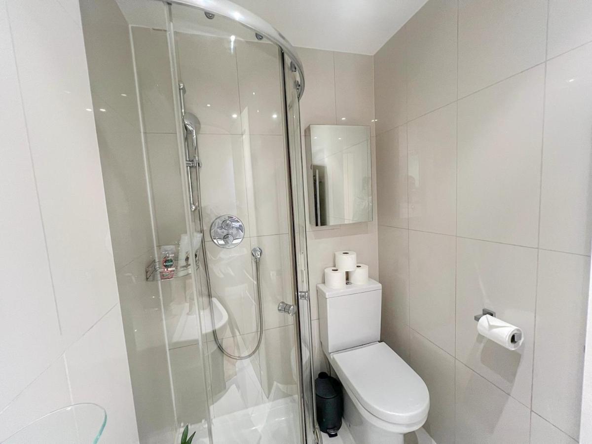 3 Bedroom Apartment With Private Terrace In Pimlico, Westminster, Victoria London Kültér fotó