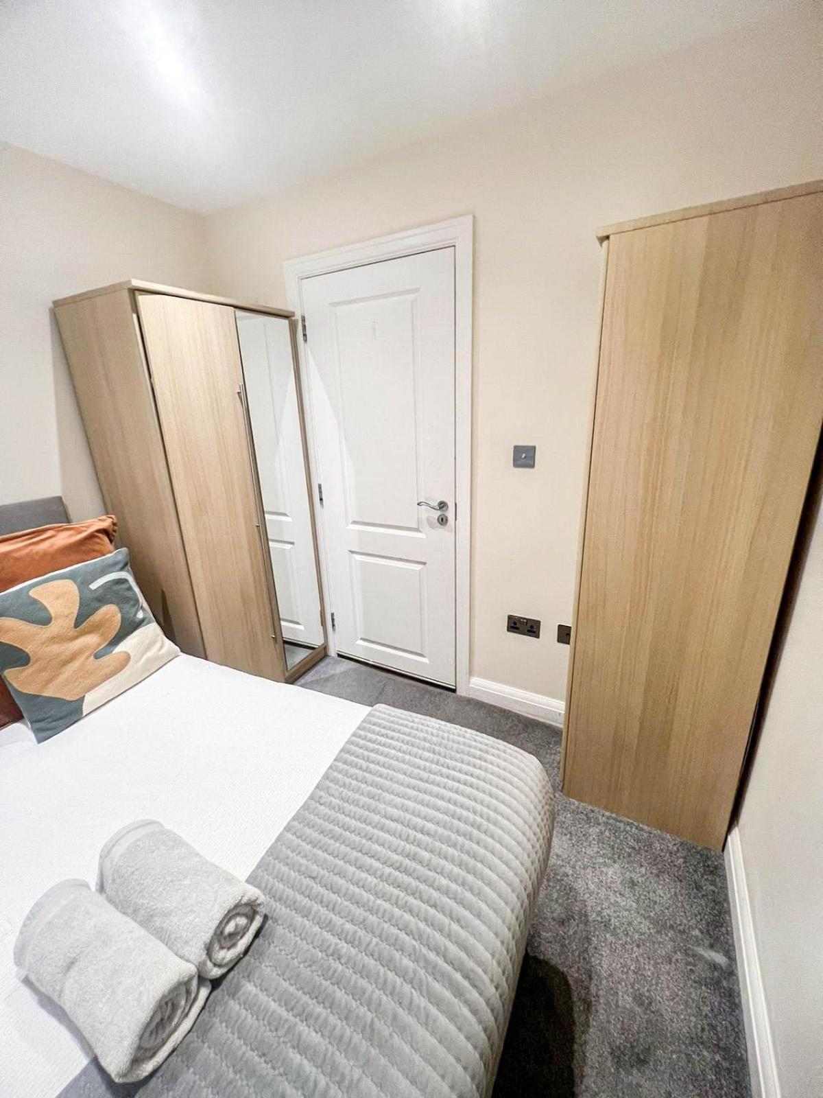 3 Bedroom Apartment With Private Terrace In Pimlico, Westminster, Victoria London Kültér fotó