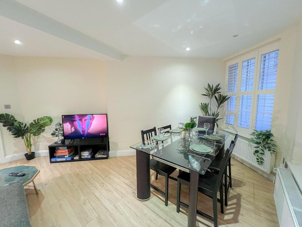3 Bedroom Apartment With Private Terrace In Pimlico, Westminster, Victoria London Kültér fotó
