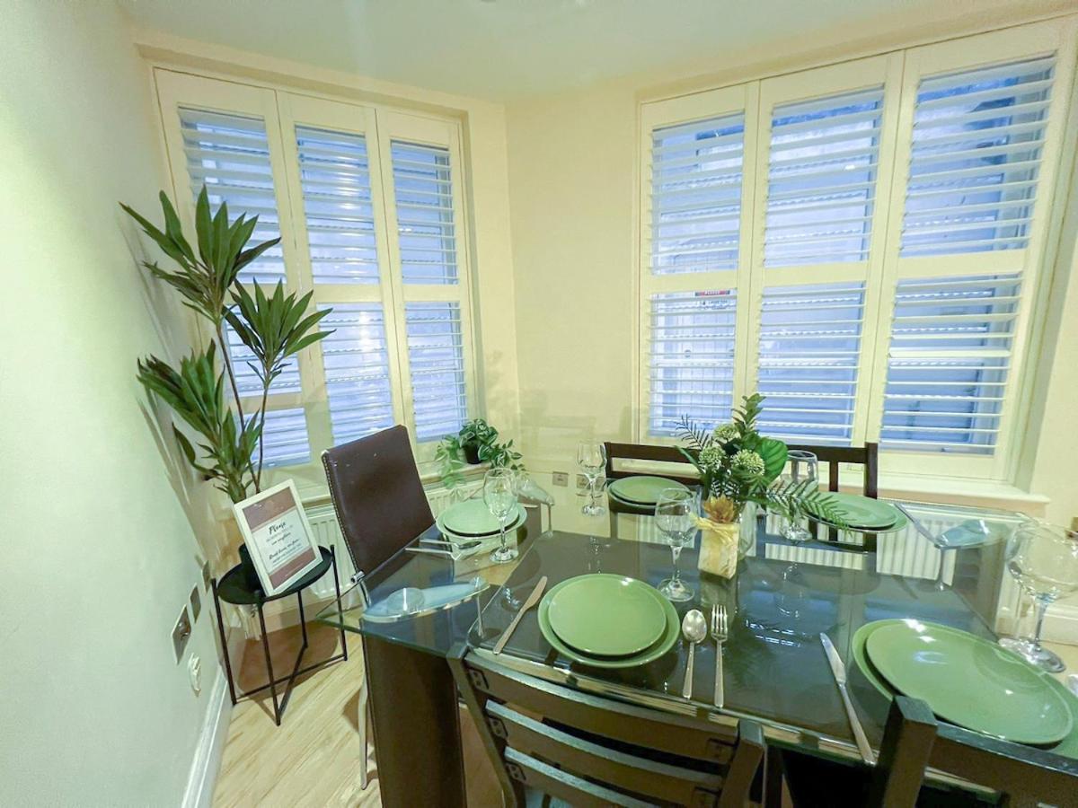 3 Bedroom Apartment With Private Terrace In Pimlico, Westminster, Victoria London Kültér fotó