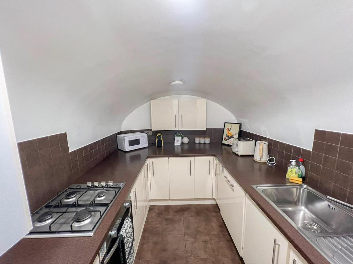 3 Bedroom Apartment With Private Terrace In Pimlico, Westminster, Victoria London Kültér fotó